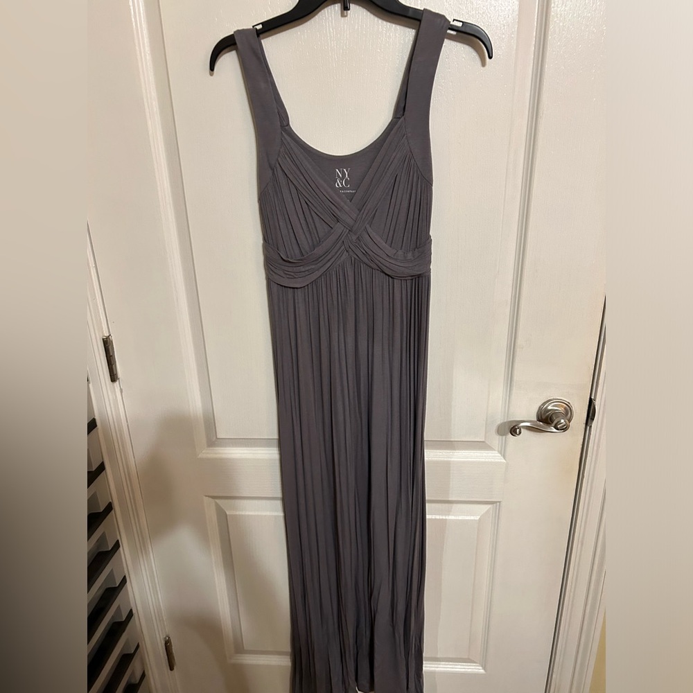 NY&Co Gray Maxi Dress in Sz. M.. NWOT.. never been worn..